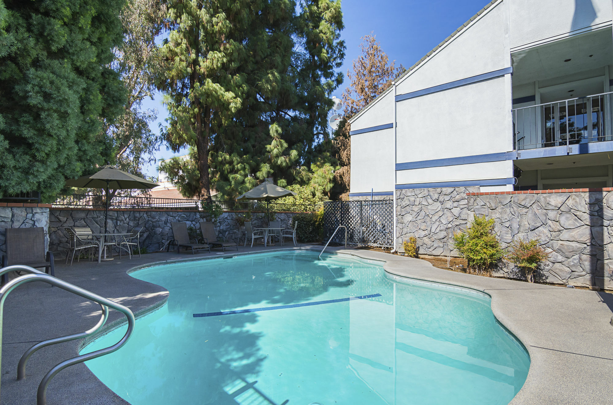 Quality Inn Fresno Yosemite Airport Exterior photo